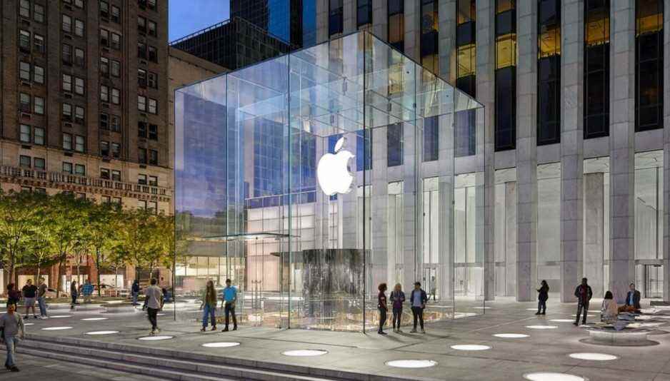 Apple'ın amiral gemisi Fifth Avenue Store, COVID nedeniyle alışveriş yapanlara kapalı - "Big Apple"  alışveriş yapanlara kapalı