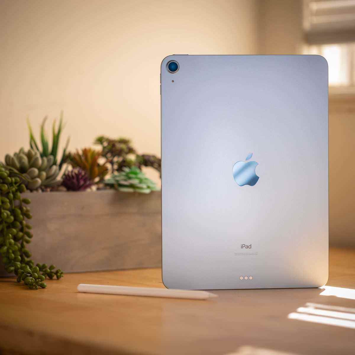2020 iPad Air mavi renkte