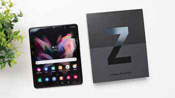 Galaxy Z Fold 3, Noel için tam zamanında büyük bir indirim görüyor