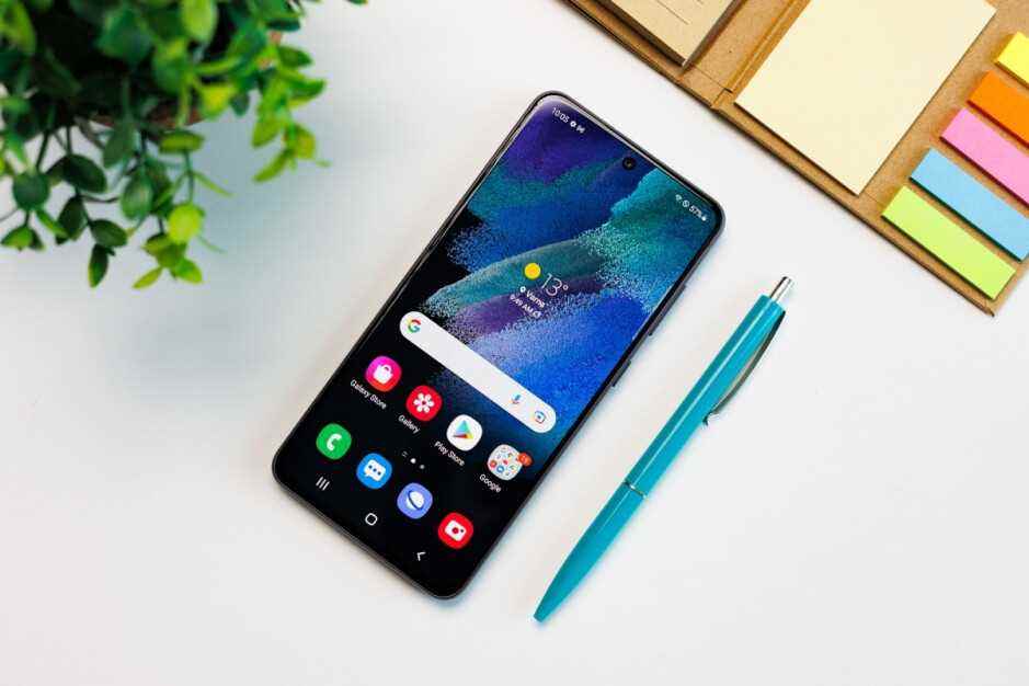 Çip kıtlığı nedeniyle Samsung, geçen yıl tam olarak sıfır S21 FE birimi sevk etti.  - Samsung tahminen 2021 hedeflerini tutturamadı ve kısmen Galaxy S21 serisi sorumlu