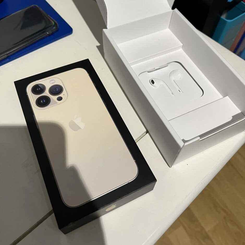 Kutu içinde kutu sistemi - Apple, Fransa'da kulakiçi kulaklıkları iPhone'larla donatmayı durduracak (tekrar)