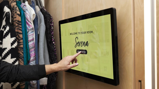 Amazon Style'ın soyunma odasında bir dokunmatik ekran.