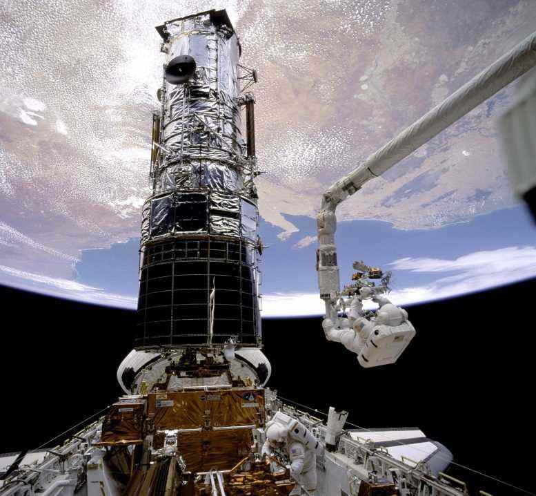 Hubble Uzay Teleskobu İlk Hizmet Görevi