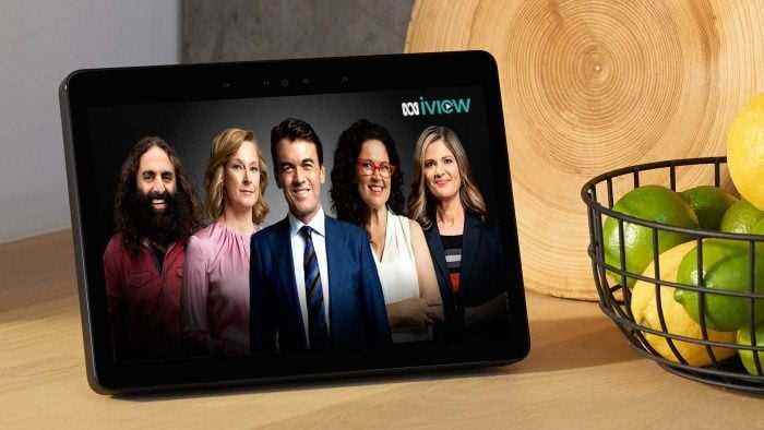 Echo Show'daki ABC haber spikerleri.