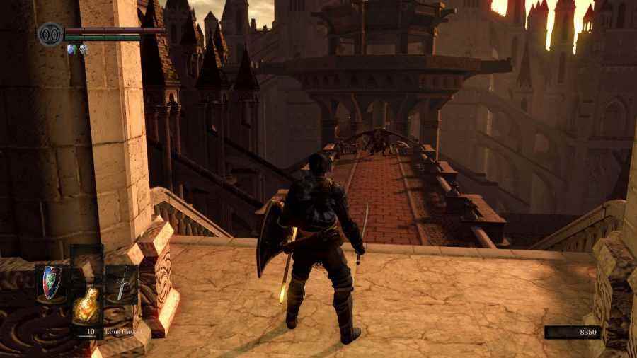 Dark Souls'da Anor Londo'nun ana caddesine yaklaşma