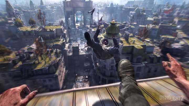 Aiden, Dying Light 2'de bir düşmanı çatıdan tekmeliyor.