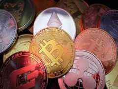 

SC'den hükümete: Bitcoin ve diğer kripto para ticaretini netleştirin
