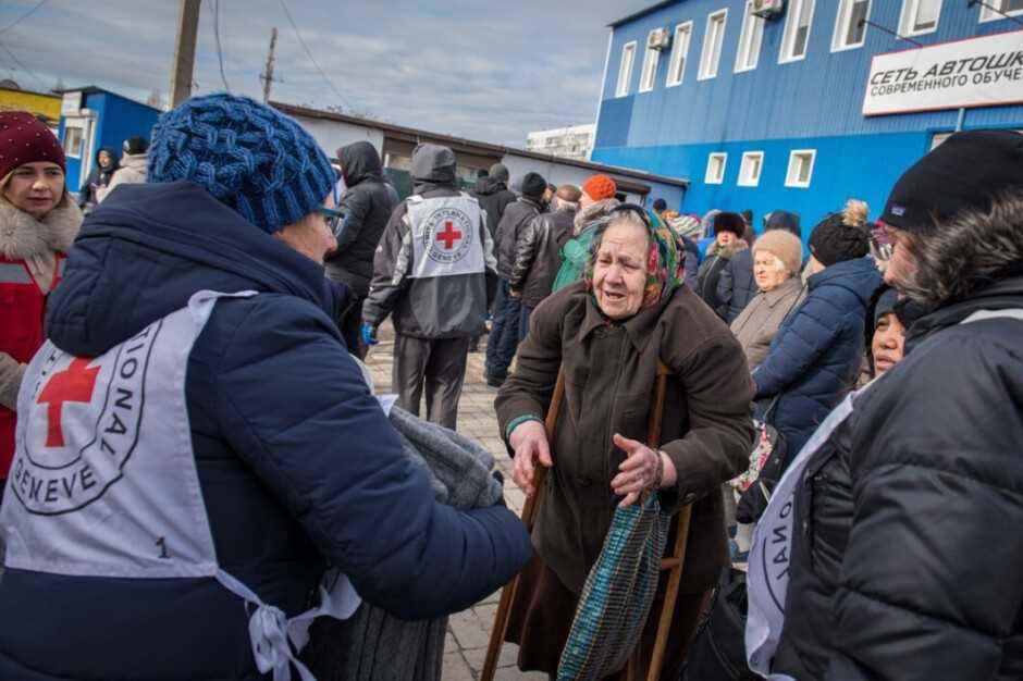 Ukrayna'daki savaş: yardım etmek ve PhoneArena'nın standı