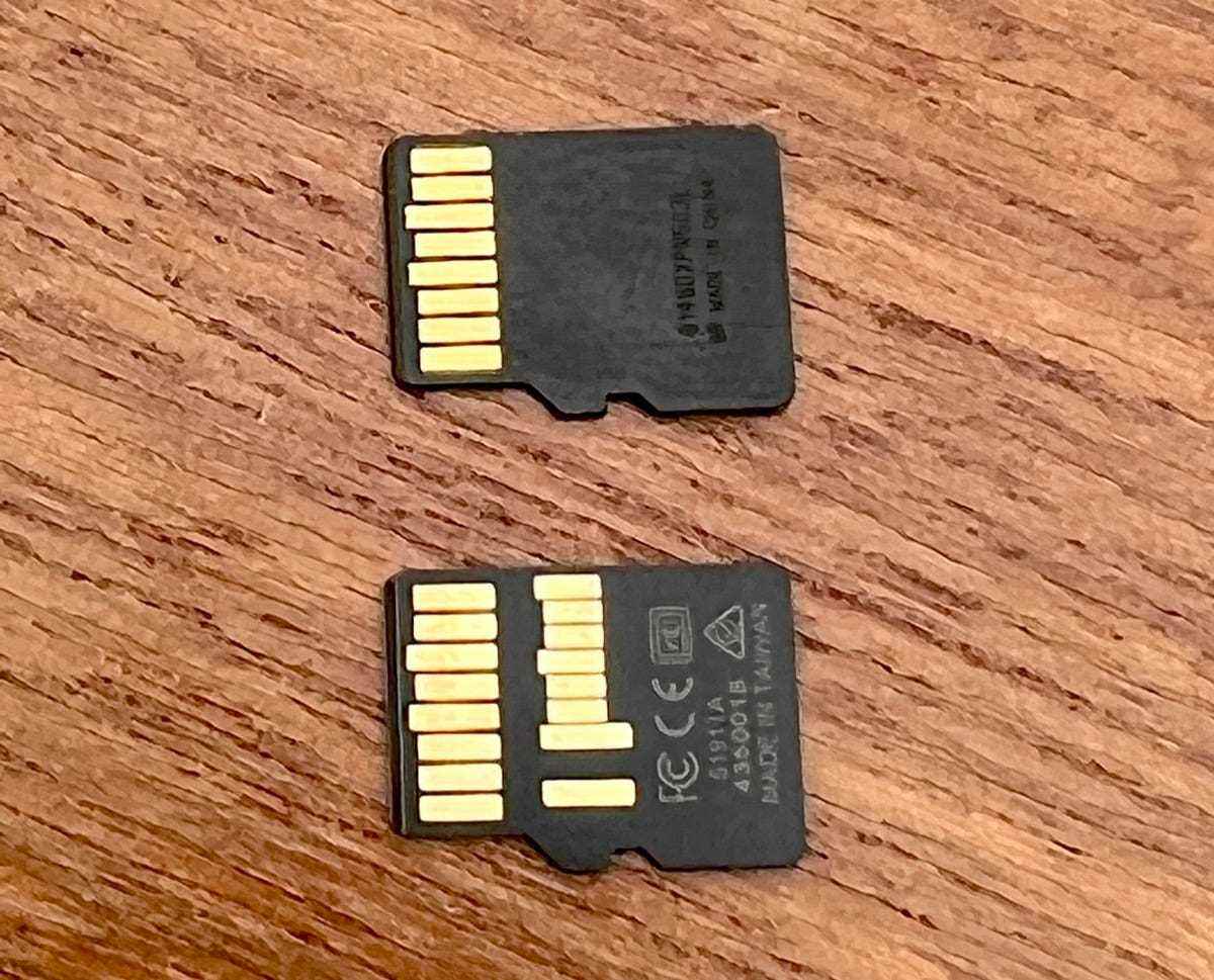 XC I (üstte) ve XC II (altta) microSD kartlar