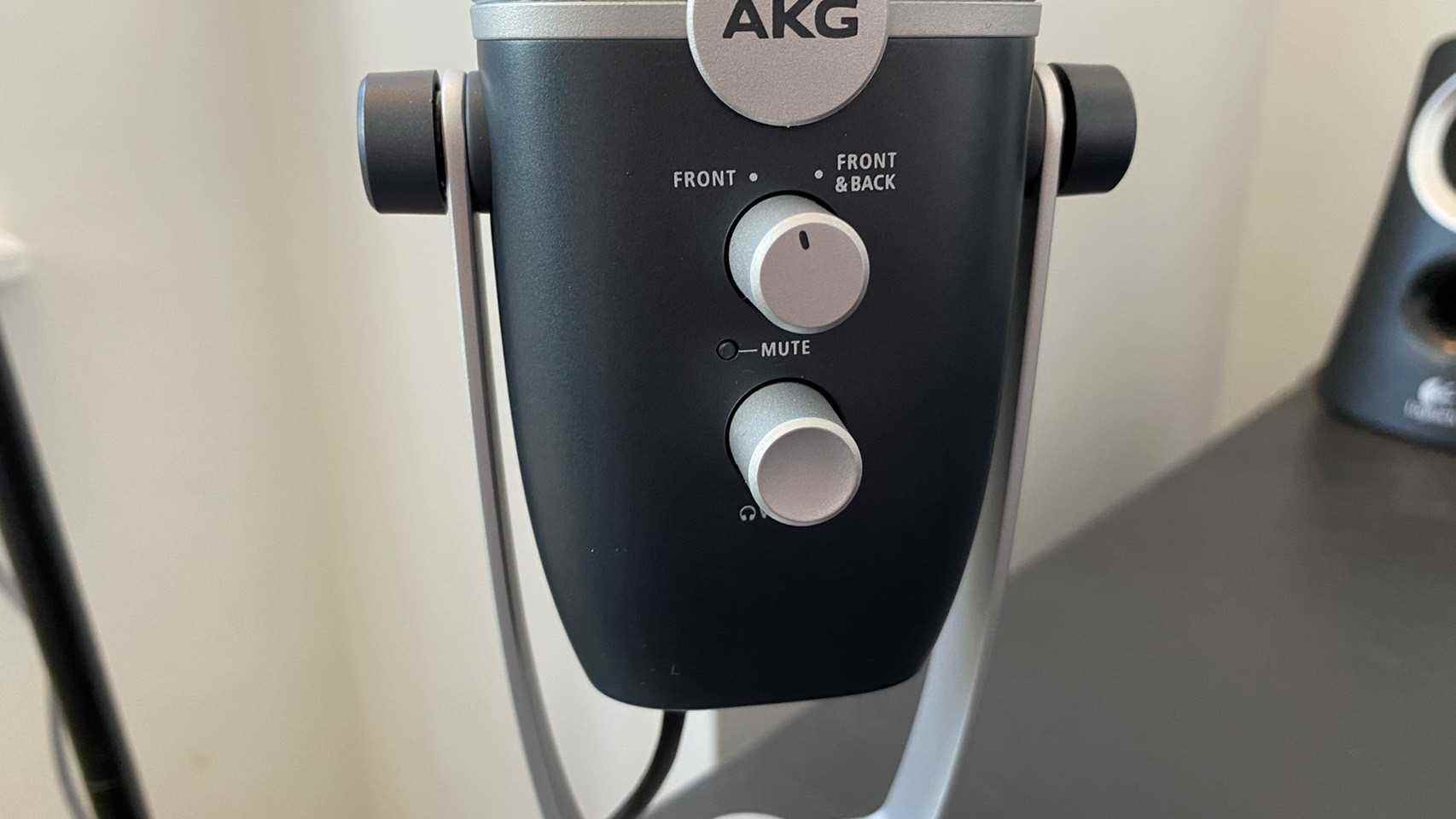 AKG Ara ve Lyra Mikrofon