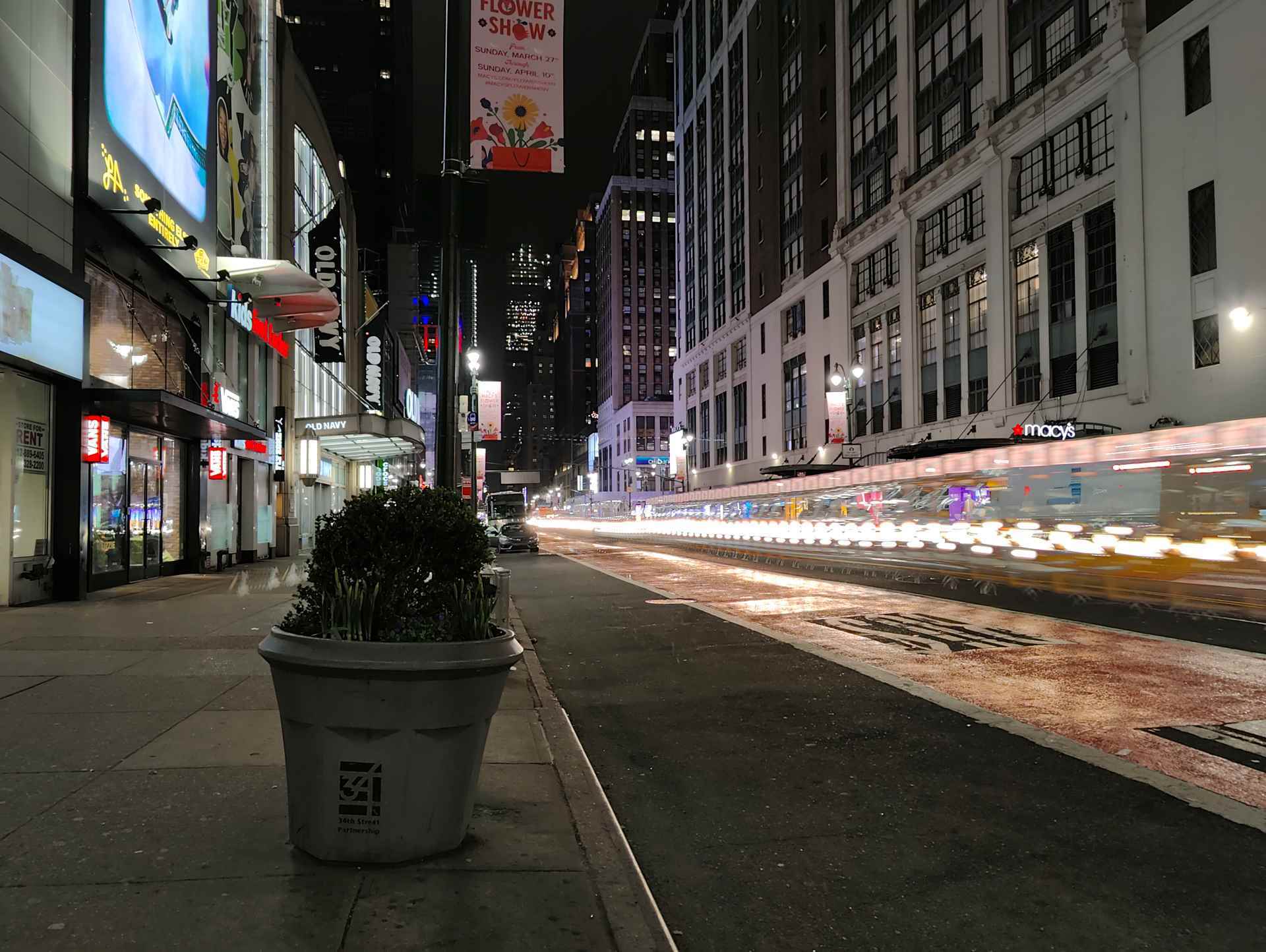 OnePlus 10 Pro Uzun Pozlama sokak görüntüsü