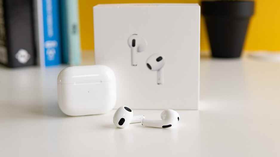 AirPods 3'ün satışlarının daha ucuz ve hala yetenekli AirPods 2 tarafından tüketildiği bildirildi - iPhone SE 3 ve AirPods 3 için üretim kesintilerinden bahsetmek tedarik zinciri tarafından onaylanmadı