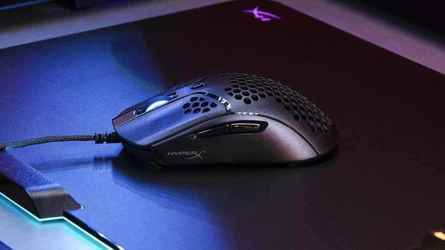 Yandan bakıldığında HyperX Pulsefire Dart oyun faresi