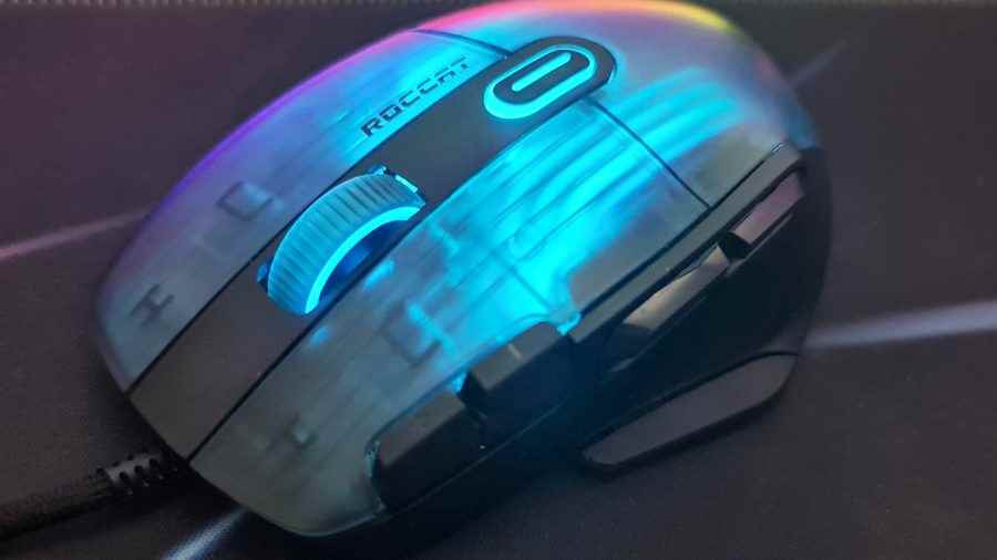 Roccat Kone XP incelemesi: mavi ışıklar saçan oyun faresinin önden görünümü