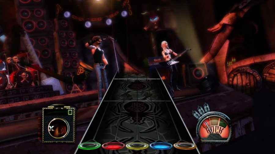 En iyi ritim oyunlarından biri olan Guitar Hero III: Legends of Rock'ta bazı klasik rock'ları sallamak.