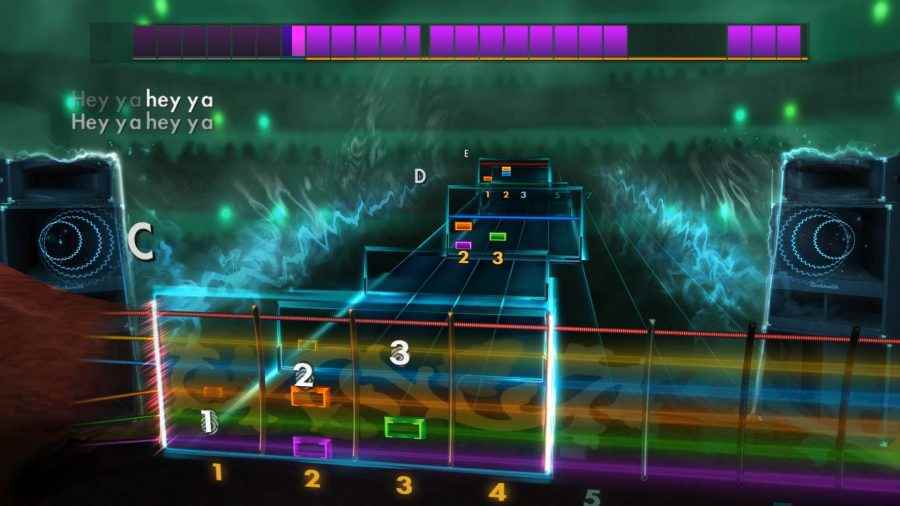 Rocksmith 2014 Remastered, en iyi ritim oyunlarından biridir ve gitar çalmanıza ve lisanslı müziğe şarkı söylemenize izin verir.  Burada tercih edilen şarkı Outkast'tan Hey Ya.