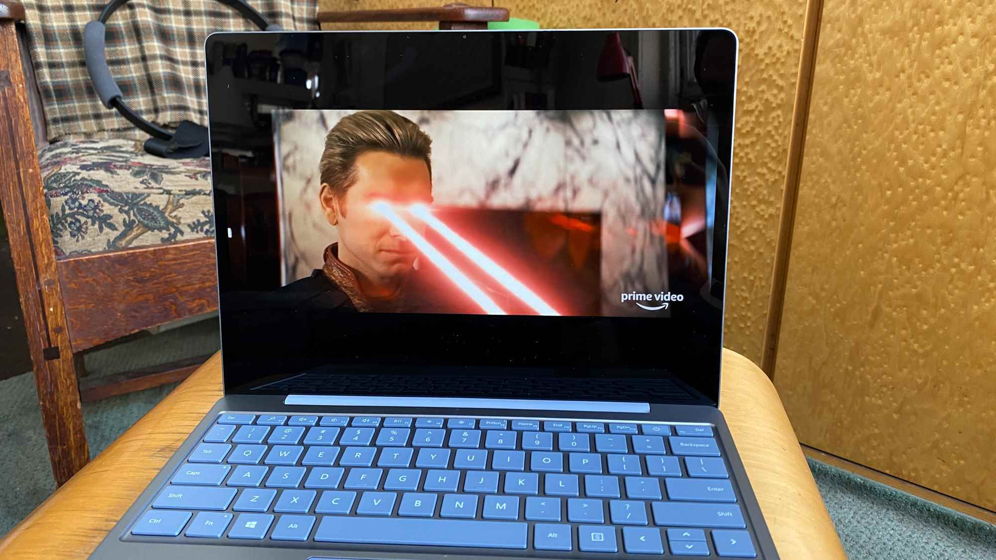 Microsoft Surface Laptop Go incelemesi