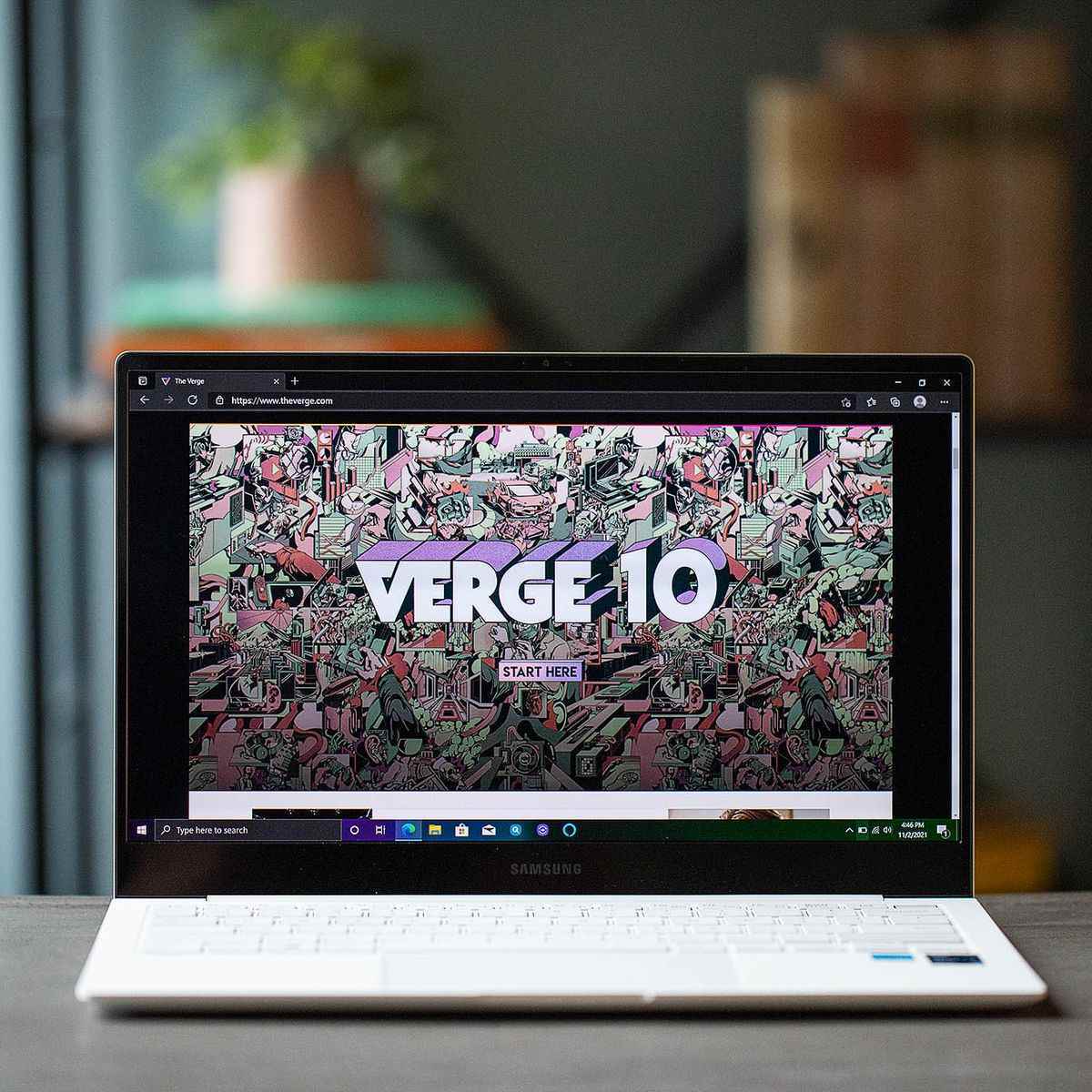 Verge 10 grafiğini gösteren Samsung Galaxy Book Pro açıldı.