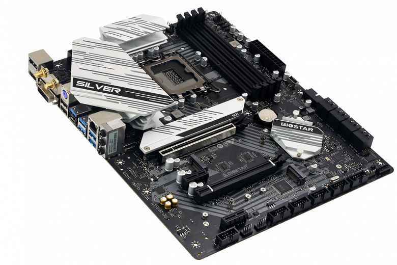 Üretici, Biostar Z690A-Silver anakartın açıklamasında bir PCIe 5.0 yuvasının varlığına dikkat çekiyor.