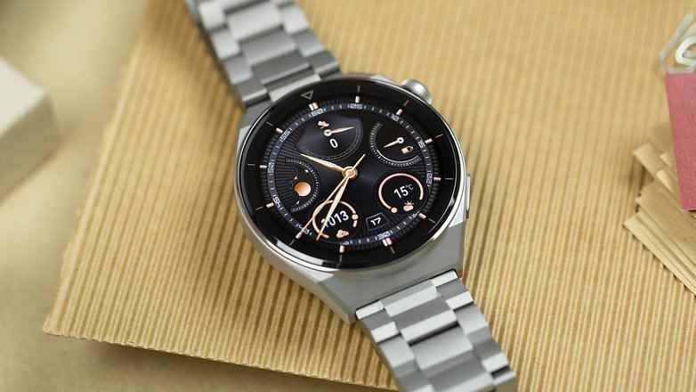 Huawei Watch GT 3 Pro yukarıdan