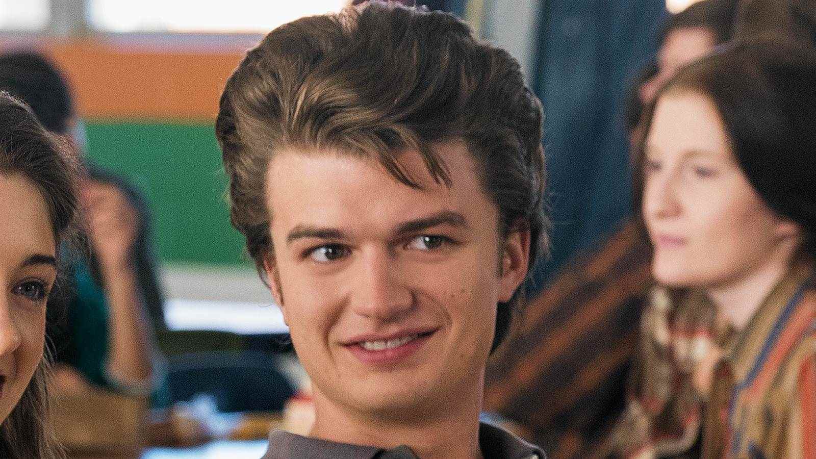 Joe Keery, Stranger Things 1. sezonda Steve Harrington rolünde