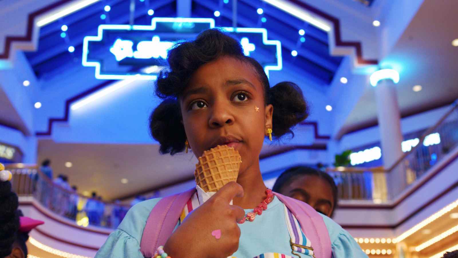 Stranger Things 3. sezonda Erica Sinclair rolünde Priah Ferguson