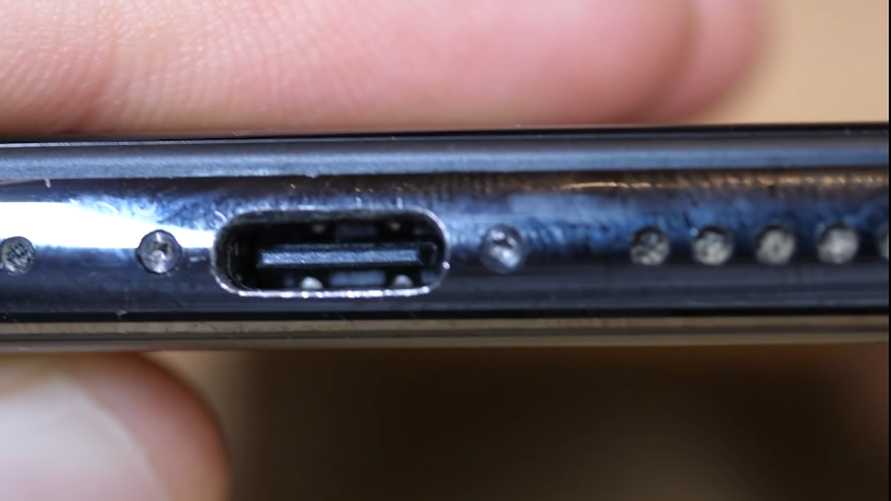 iPhone USB-C bağlantı noktası