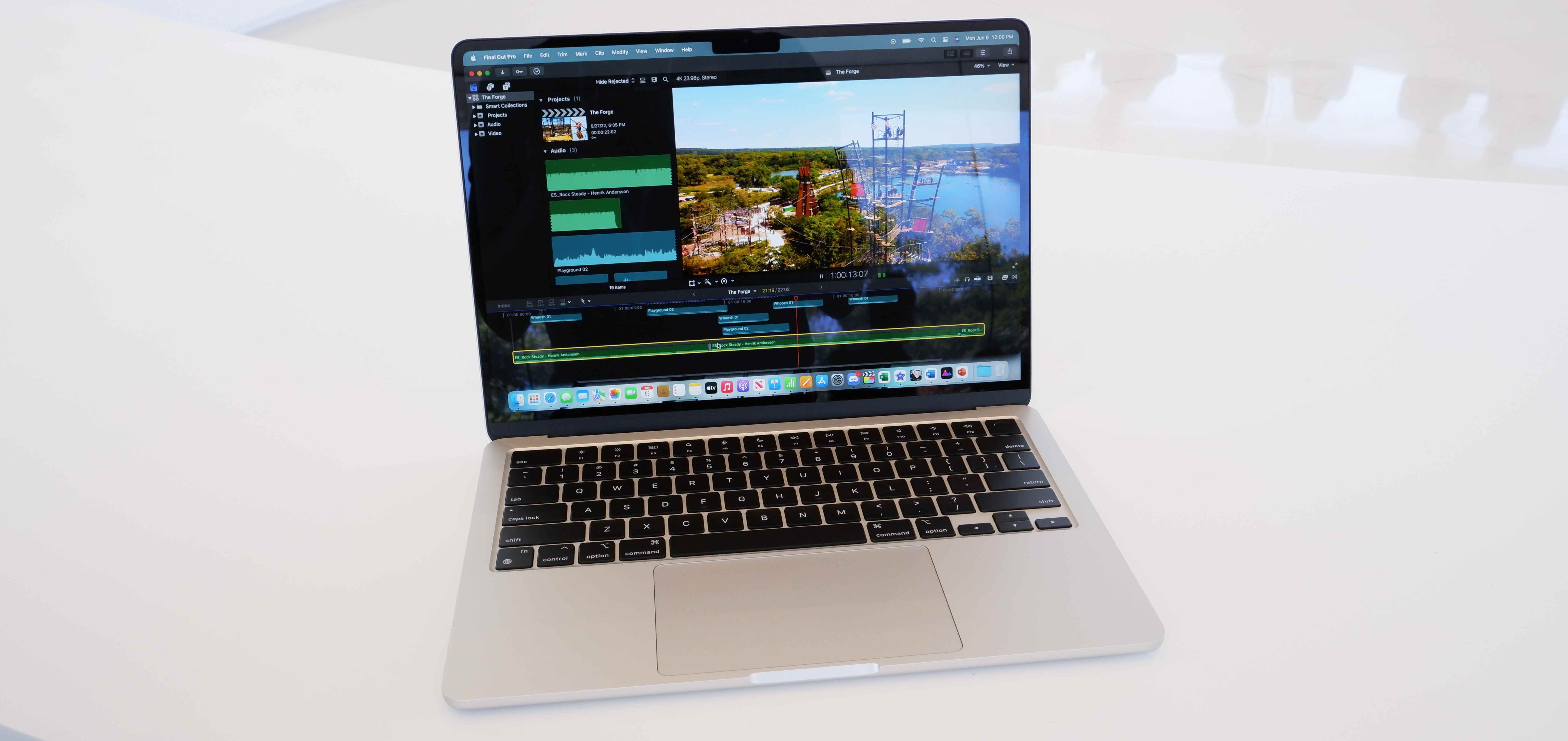 MacBook Air M2 video düzenleme