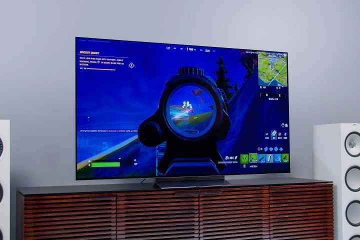 LG C2 OLED TV'de Fortnite oynanışı.