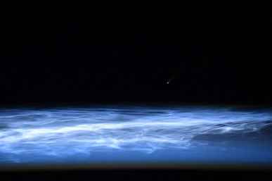 Kozmonot Ivan Vagner, ISS'den mezosferik bulutların nasıl göründüğünü gösterdi