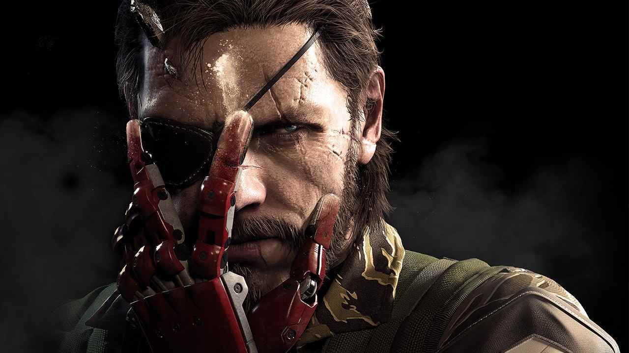 Yüzünü kısmen kaplayan biyonik el ile Metal Gear Solid 5'in Yılanı