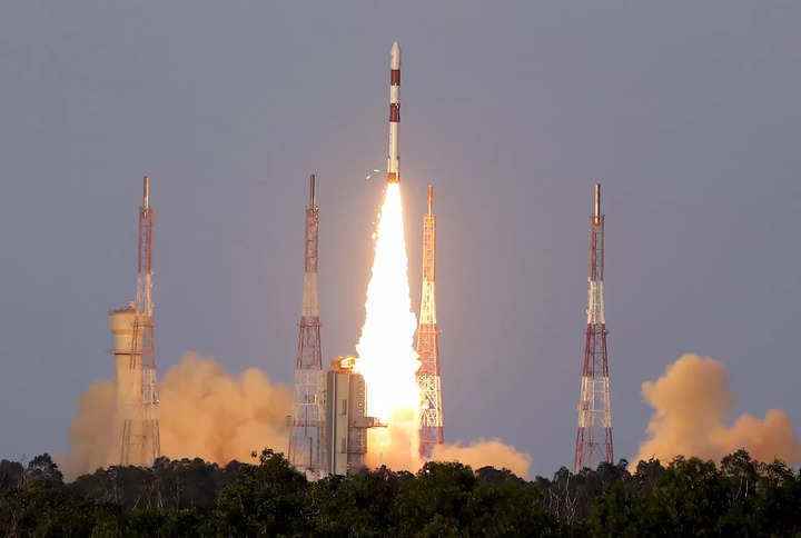 Hindistan başarılı bir şekilde üç Singapur uydusunu yörüngeye yerleştirdi