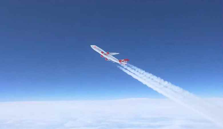 Virgin Orbit, Boeing 747 Cosmic Girl taşıyıcı uçağı kullanarak yedi NASA araştırma uydusu taşıyan LauncherOne roketini başarıyla fırlattı