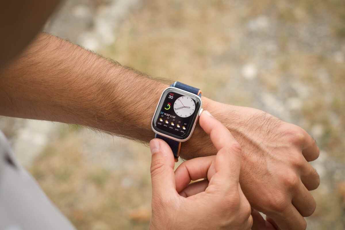 Apple Watch SE'nin bu yıl kökten yeniden tasarlanması pek olası değil.  - Bir Apple Watch Series 8 modeli, Series 7'den çok daha büyük olabilir