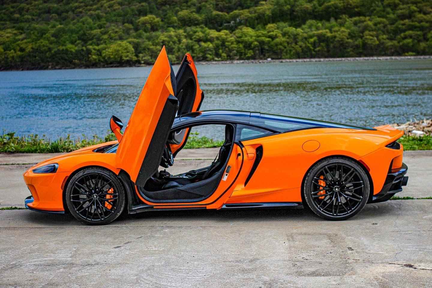 McLaren GT kapıları açıldı