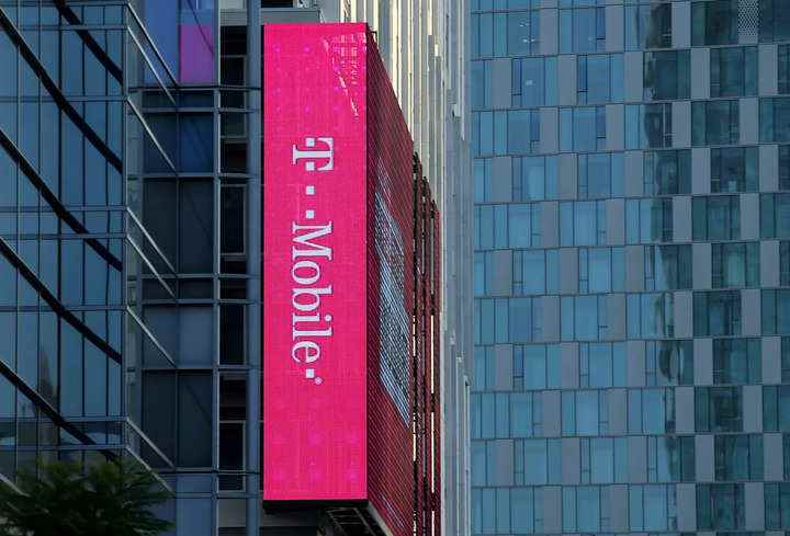 T-Mobile, daha uygun fiyatlı planlar sayesinde abone büyüme tahminini artırıyor