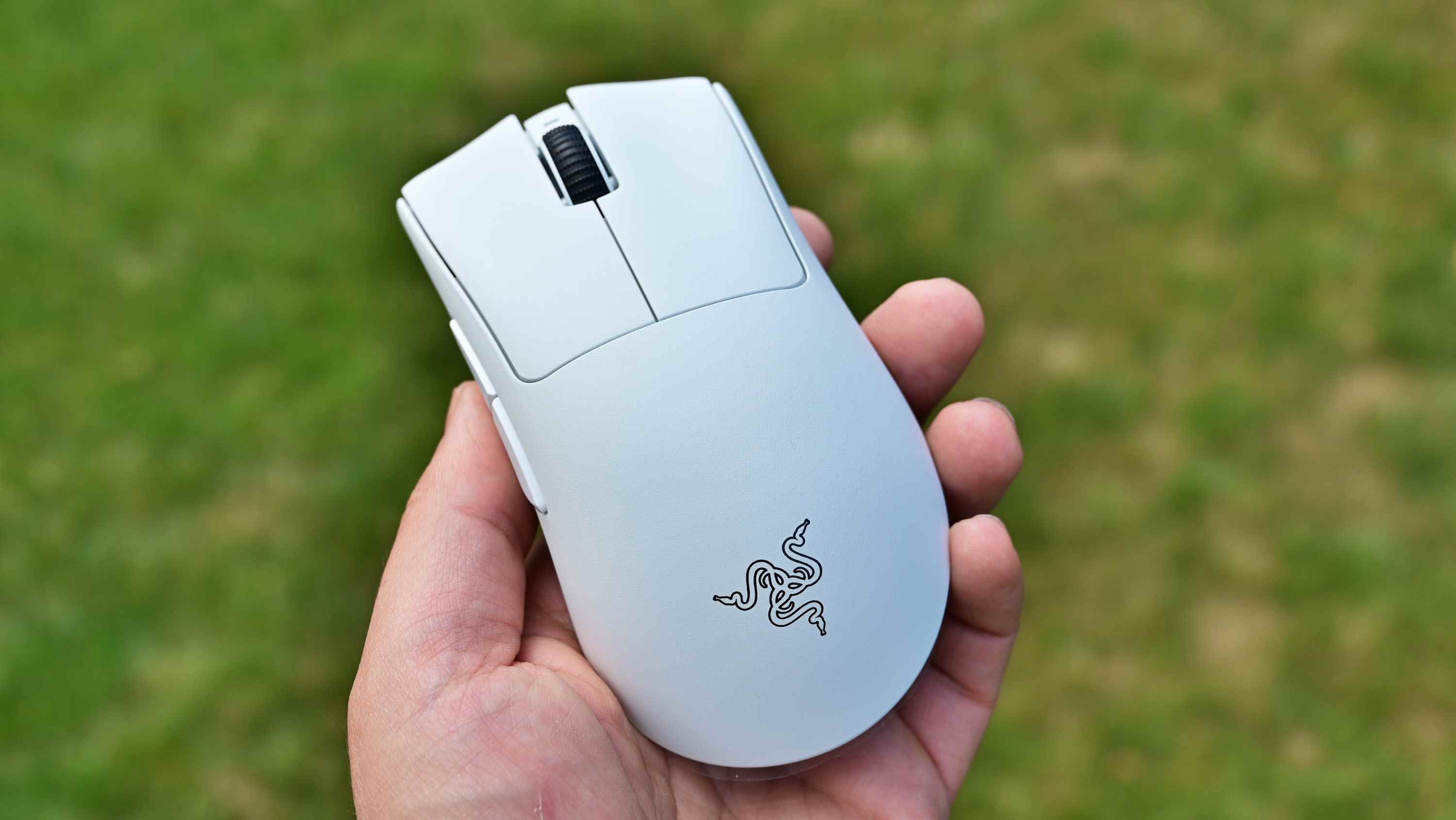 Razer DeathAdder V3 Pro beyaz (2022).