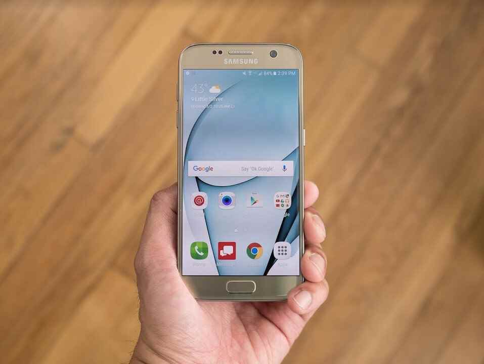 2016 yılında piyasaya sürülen Samsung Galaxy S7, Samsung'dan sürpriz bir güncelleme aldı - İki eski Galaxy S serisi şaşırtıcı bir ürün yazılımı güncellemesi aldı