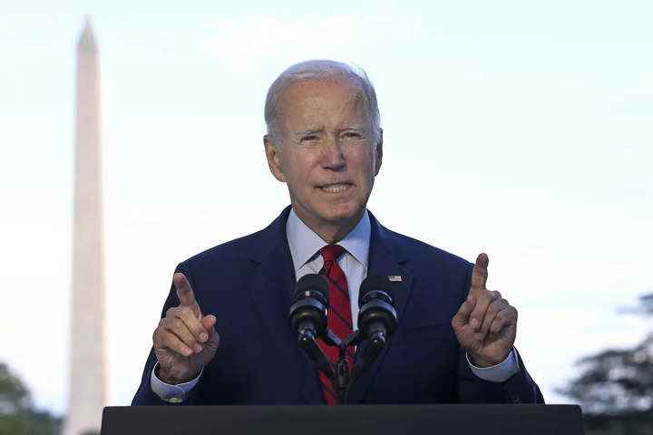 Joe Biden, çip üreticilerini Çin ile rekabet etmeye teşvik edecek yasa tasarısını imzalayacak