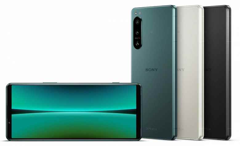 6.1 inç OLED ekran, Snapdragon 8 Gen 1, dört adet 12 megapiksel kamera, 5000 mAh.  Alt amiral gemisi Sony Xperia 5 IV, Galaxy S22 Ultra gibi fiyatlandırıldı