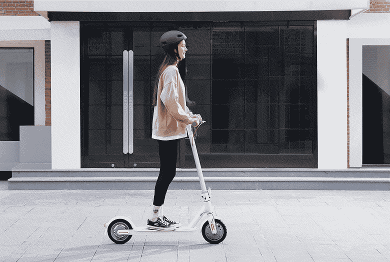 Katlanabilir tasarım, 25 km/s ve 20 km menzil.  Xiaomi Electric Scooter 3 Lite'ın Avrupa'da satışına başlandı