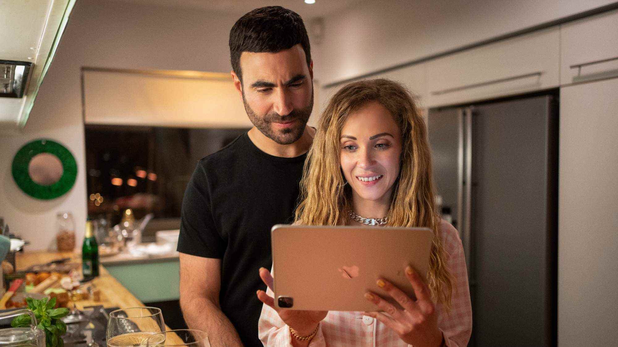 Brett Goldstein ve Juno Temple, Ted Lasso 2. sezon finalinde rol alıyor