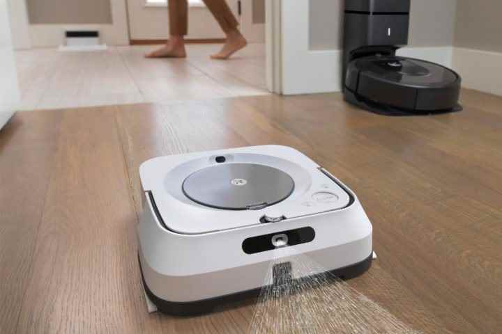 iRobot Braava jet m6 robot paspas, parke zemini temizler.