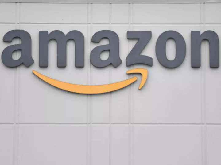 Amazon, depo ve nakliye çalışanları için saatlik ücreti artırıyor