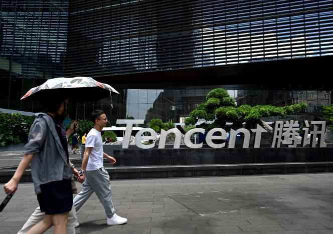 26 Mayıs 2021'de Çin'in Shenzhen (Guangdong) kentindeki Tencent ofislerinin dışında. 