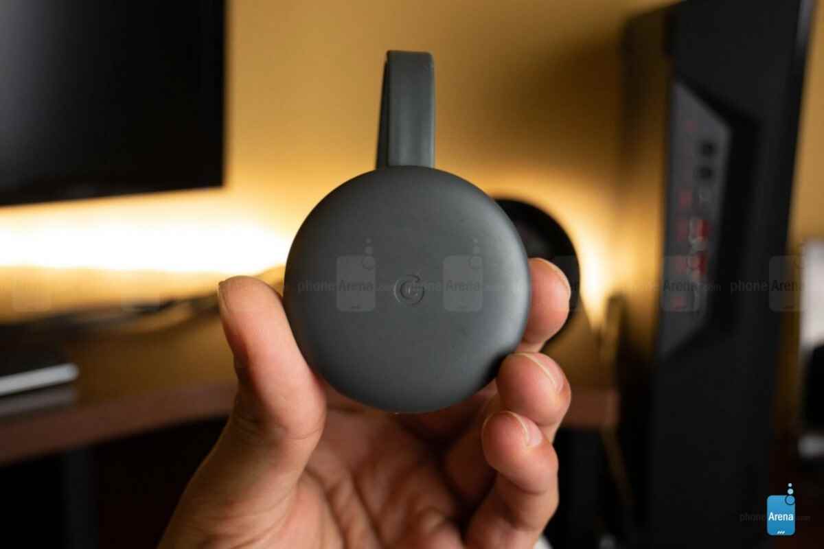 2018 Chromecast (burada resmedilmiştir) görünüşe göre yakında bir devam filmi alacak.  - Google, 6 Ekim etkinliği için yeni Nest ürünlerini onayladı ve düşük maliyetli bir Chromecast sızdırıldı