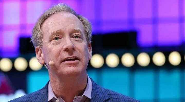 Microsoft Başkanı Brad Smith, teknolojinin en büyük zorluklardan bazılarının çözülmesine yardımcı olabileceğini söylüyor