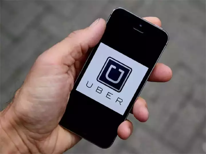 Zahmetli Uber yolculukları sırasında insanlara yardım etmek için canlı güvenlik ajanları