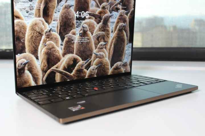 ThinkPad Z13'ün ekranı.