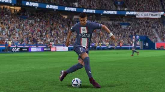 FIFA 23 beceri hamle listesi: Mbappe FIFA'da bir beceri hamlesi yapıyor